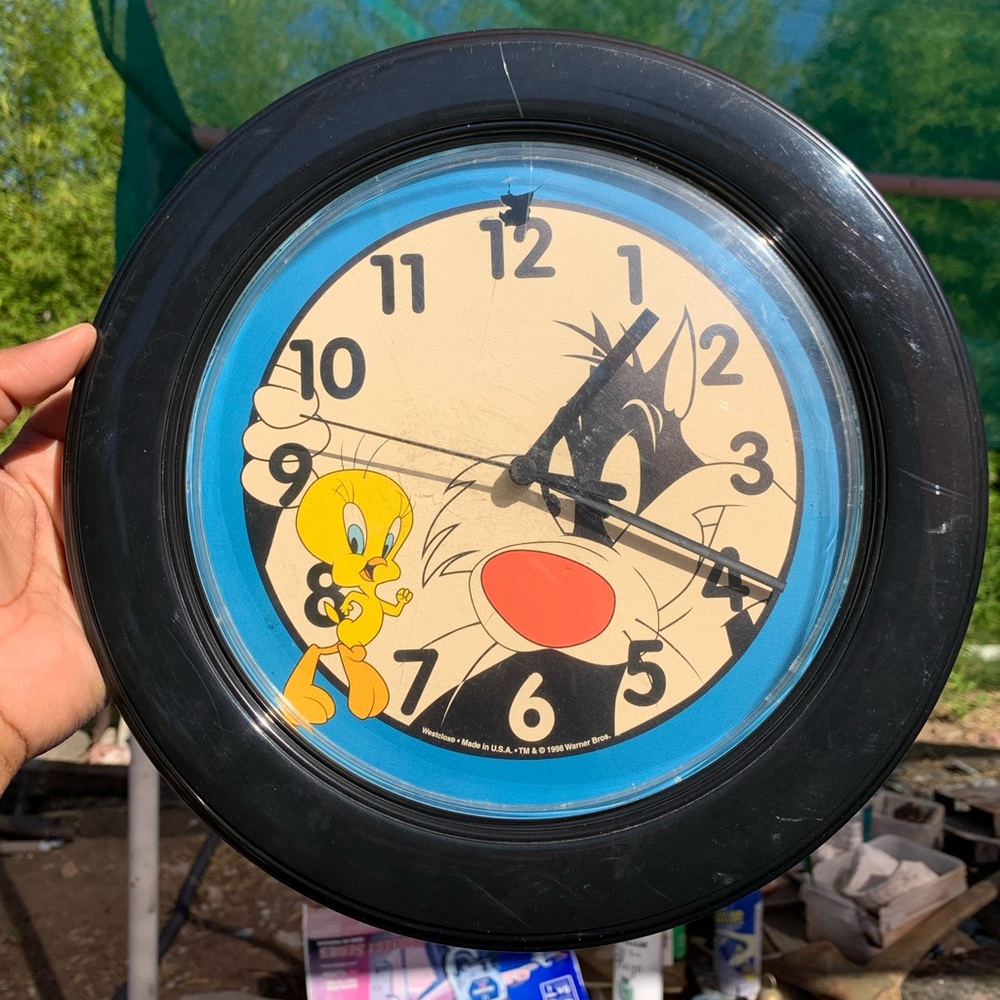 Sylvester and Tweety clock 90s memorabilia